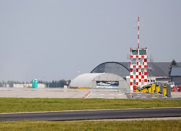 Pilot lądował bez wysuniętego podwozia na lotnisku w Modlinie