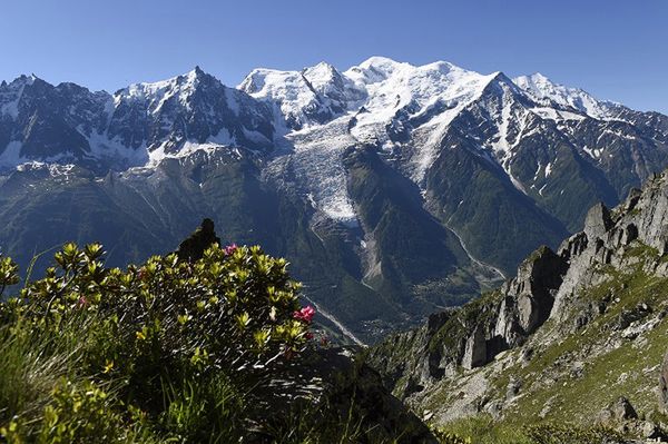 Kolejny śmiertelny wypadek w masywie Mont Blanc. Alpiniści z przewodnikiem spadli z 800 metrów