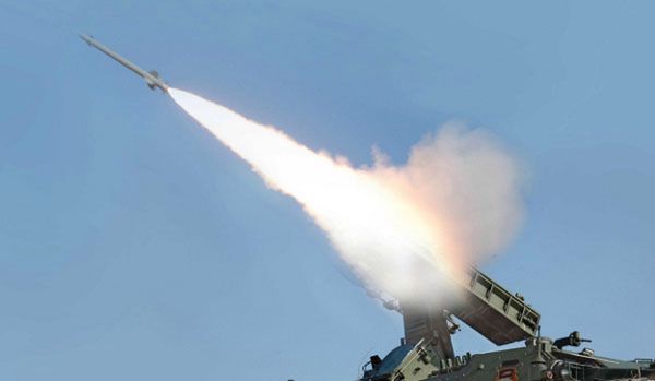 Korea Płn. odpaliła 3 pociski rakietowe przed wizytą papieża