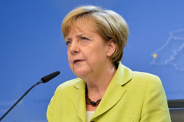 Angela Merkel apeluje do Władimira Putina, aby wpłynął na separatystów