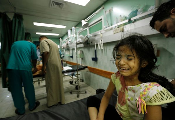 Kolejna szkoła w Strefie Gazy zbombardowana. Kilkadziesiąt osób zostało rannych