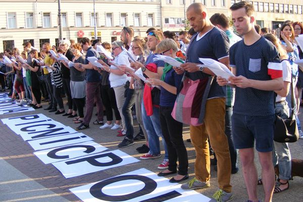 PiS złożył donos ws. publicznego czytania "Golgota Picnic"