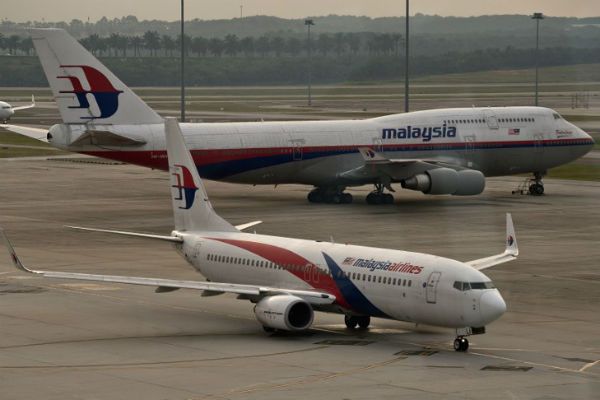 Zaginiony samolot malezyjskich linii lotniczych: pasażerowie udusili się?