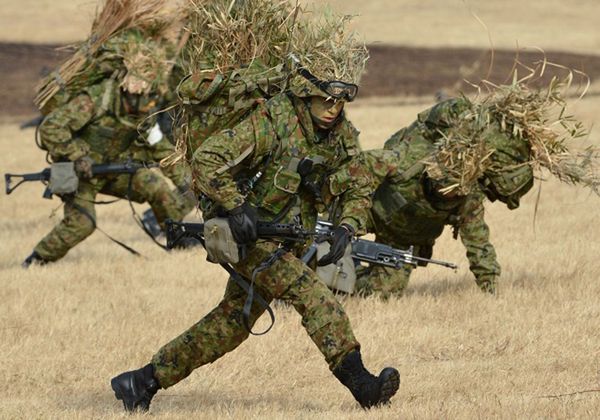 Eksperci rządowi rekomendują zmiany w japońskim wojsku. Raport trafił do premiera Abe
