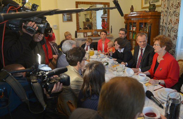 Premier Donald Tusk spotkał się z rodziną z Zabierzowa Bocheńskiego