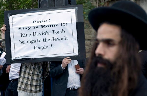 Protesty Żydów przed wizytą papieża w Izraelu