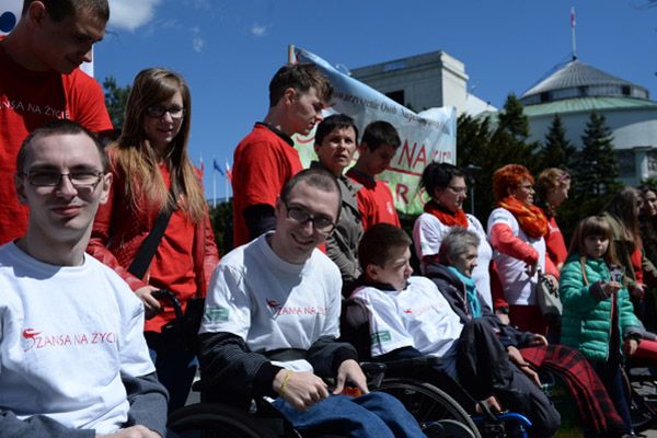 Manifestacja niepełnosprawnych i fizjoterapeutów w Warszawie