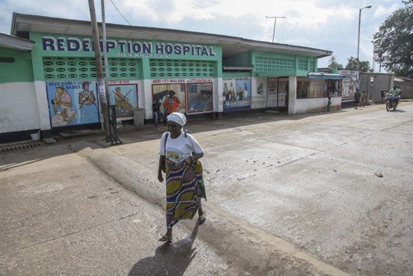 Ebola znów zabija - reaktywacja śmiercionośnego wirusa