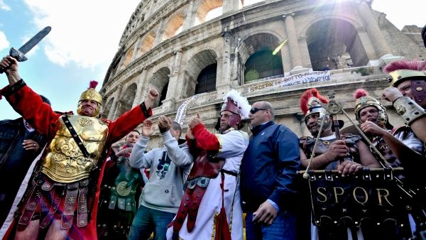 Protest gladiatorów przed Koloseum