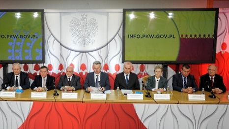 Członkowie PKW: Janusz Niemcewicz, Włodzimierz Ryms, Stanisław Zabłocki, Andrzej Kisielewicz, Kazimierz W. Czaplicki, Stefan Jaworski, Wiesław Kozielewicz, Maria Grzelka, Bogusław Dauter i Andrzej Mączyński