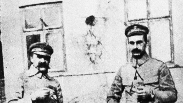 Józef Piłsudski (L) i gen. Kazimierz Sosnkowski (P)