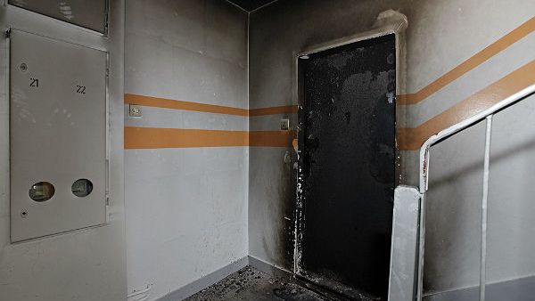 Jedno z podpalonych mieszkań w Białymstoku