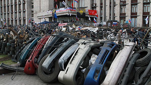 Separatyści w Doniecku wzmacniają barykady