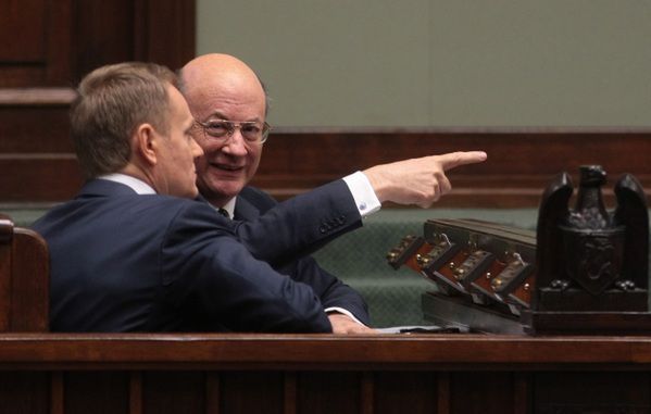 Premier odciął się od koncepcji Jacka Rostowskiego ws. mundurówek