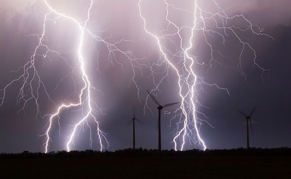 Nadciąga grad i burze - sprawdź prognozę pogody