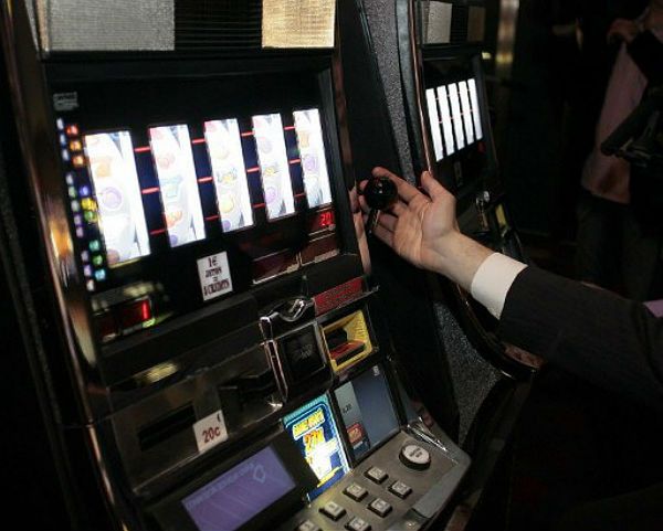 Automat do gier uratował mężczyznę przed aresztowaniem