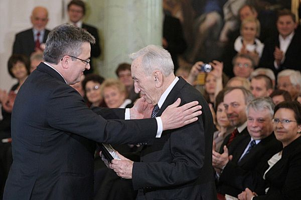 Bronisław Komorowski podziękował Tadeuszowi Mazowieckiemu za mądrość i umiar