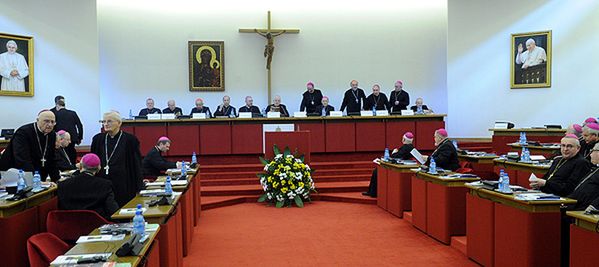 Episkopat zdumiony rządowym spotem o emeryturach