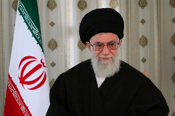 Iran: Ali Chamenei chce odpowiedzi na groźby Donalda Trumpa