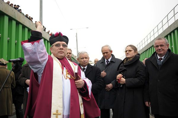 "PiS na Kościele próbuje dorwać się do władzy"