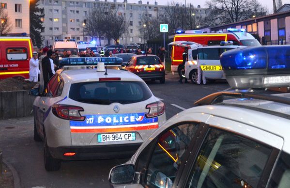 Wdarł się z bejsbolem do meczetu. Jedna osoba nie żyje