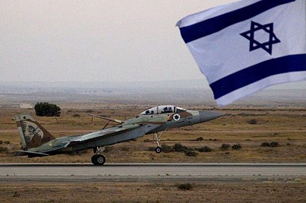 Izrael: piloci wojskowi przetrzymywali poufne dane w smartfonach