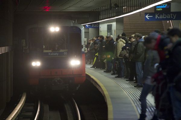 Warszawskie metro będzie kursować w nocy
