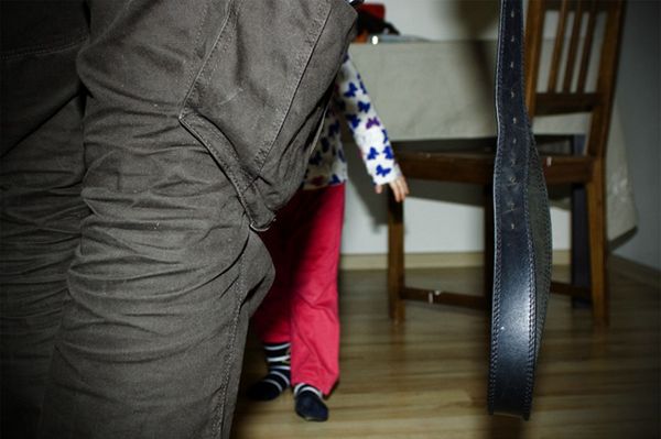 Badania Rzecznika Praw Dziecka: ponad połowa Polaków akceptuje klapsy