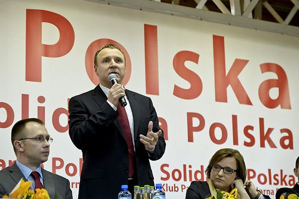 Musieli odejść z PiS - "działali na szkodę partii"