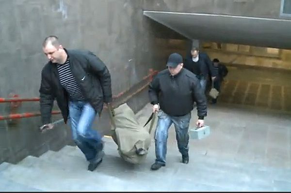 Czterech ludzi z detonatorem. Tajemniczy film z metra