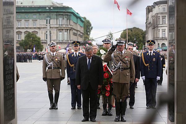 Święto Wojska Polskiego. Uroczysta odprawa wart