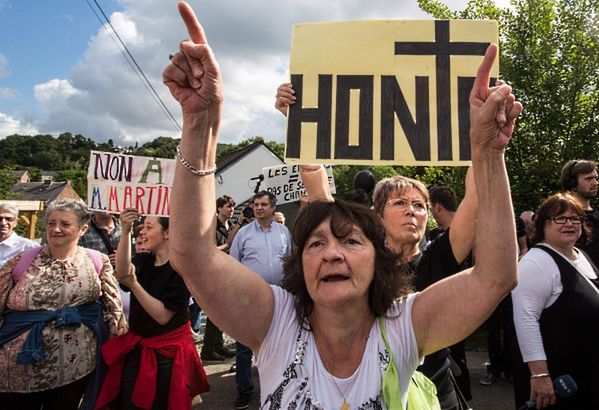 Mieszkańcy Malonne nie chcą u siebie żony pedofila-mordercy