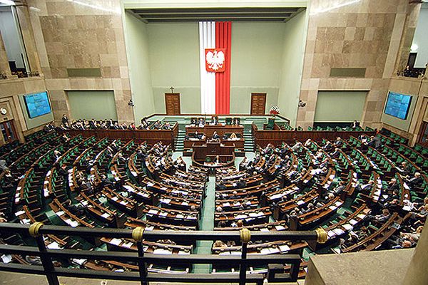 Sejm uchwalił ustawę o leczeniu niebezpiecznych przestępców