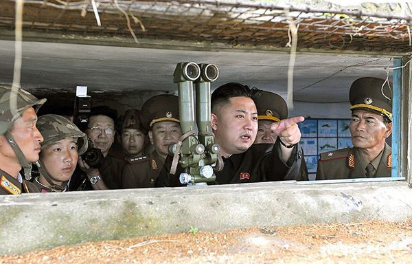 Kim Dzong Un wizytował jednostkę, która ostrzeliwała Południe