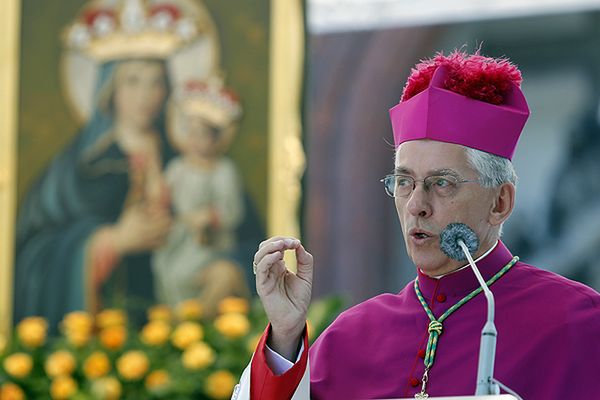Abp Skworc: macierzyństwo powołaniem kobiet