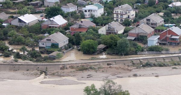 Powodzie na południu Rosji - zginęły cztery osoby, trzy są zaginione