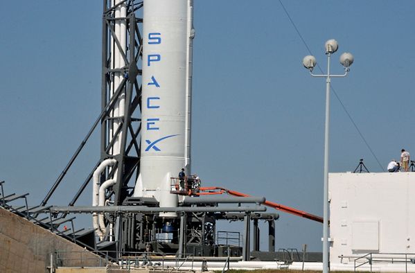 Wstrzymano start rakiety Falcon 9