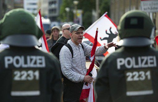 Są uzbrojeni i groźni - Polacy powinni omijać ich z daleka