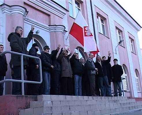 Polacy protestują w Iwieńcu; "Oni chcą rewizji granic"