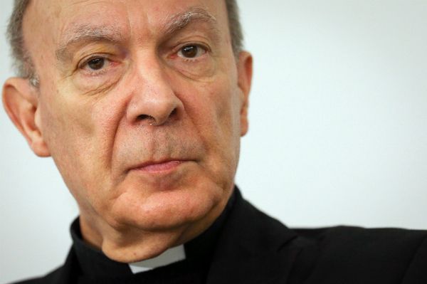 Belgijski arcybiskup musi zapłacić odszkodowanie - chronił homoseksualistę