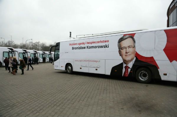 Bronkobus "ostrzelany" w Kielcach przez "snajperów"