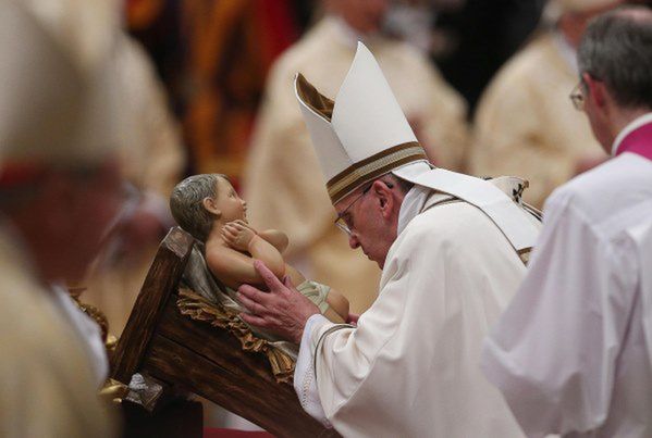 Papież Franciszek podczas pasterki: dzisiejszy świat potrzebuje czułości