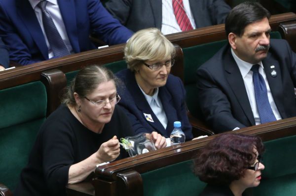 "Sejm to nie bar". Komentarze polityków po incydencie z Krystyną Pawłowicz