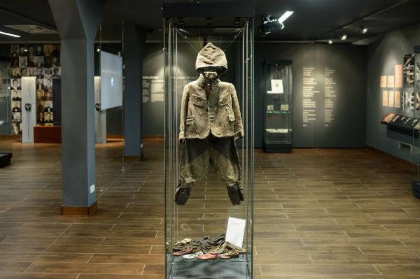 Skradziono buty po więźniach z Muzeum na Majdanku