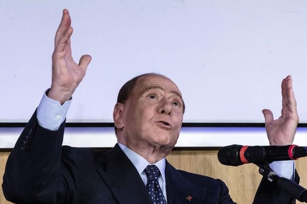 Berlusconi wśród 800 Włochów zamieszanych w aferę panamską