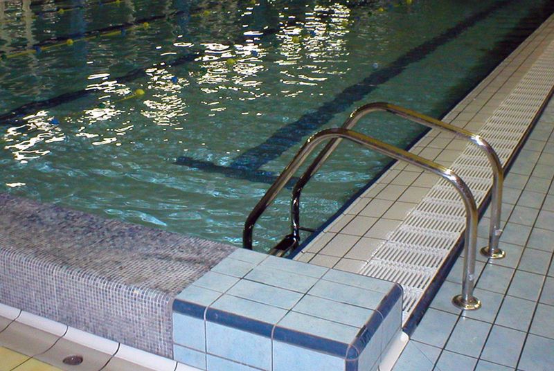 Azylanci molestowali nastolatki na basenie w Niemczech