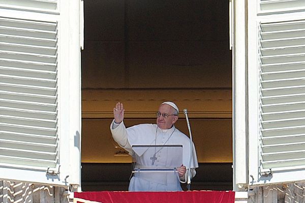 Papież Franciszek dedykował mszę Benedyktowi XVI w dniu jego urodzin