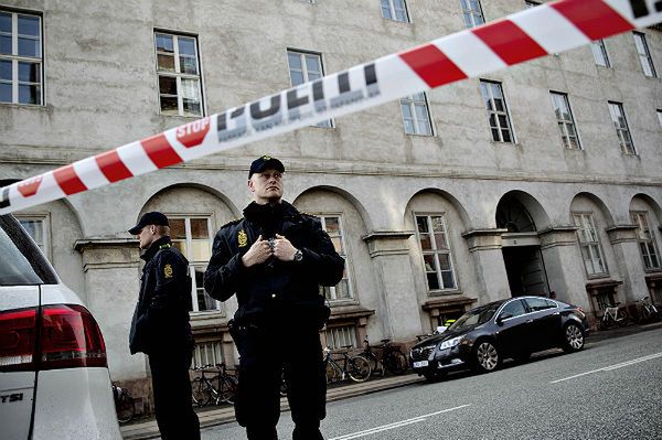 Niebezpieczny więzień wziął zakładników. Trwa akcja policji