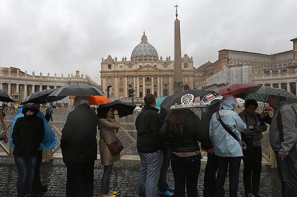 Podwyższone środki bezpieczeństwa przed mszą inauguracyjną Franciszka