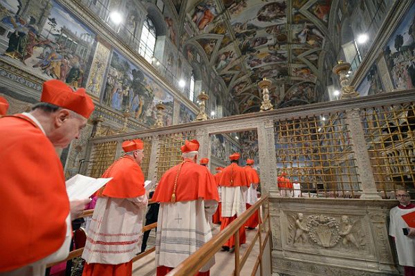 Kardynałowie na konklawe: wczesna pobudka i proste posiłki